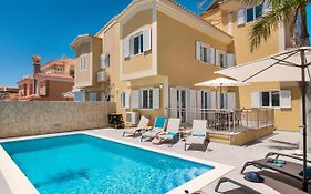 Curie With Pool By Villagrancanaria